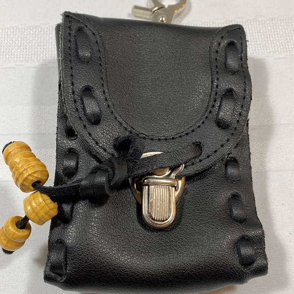 Black leather cigarette/phone holster with belt loop and clip - Picture 5 of 6